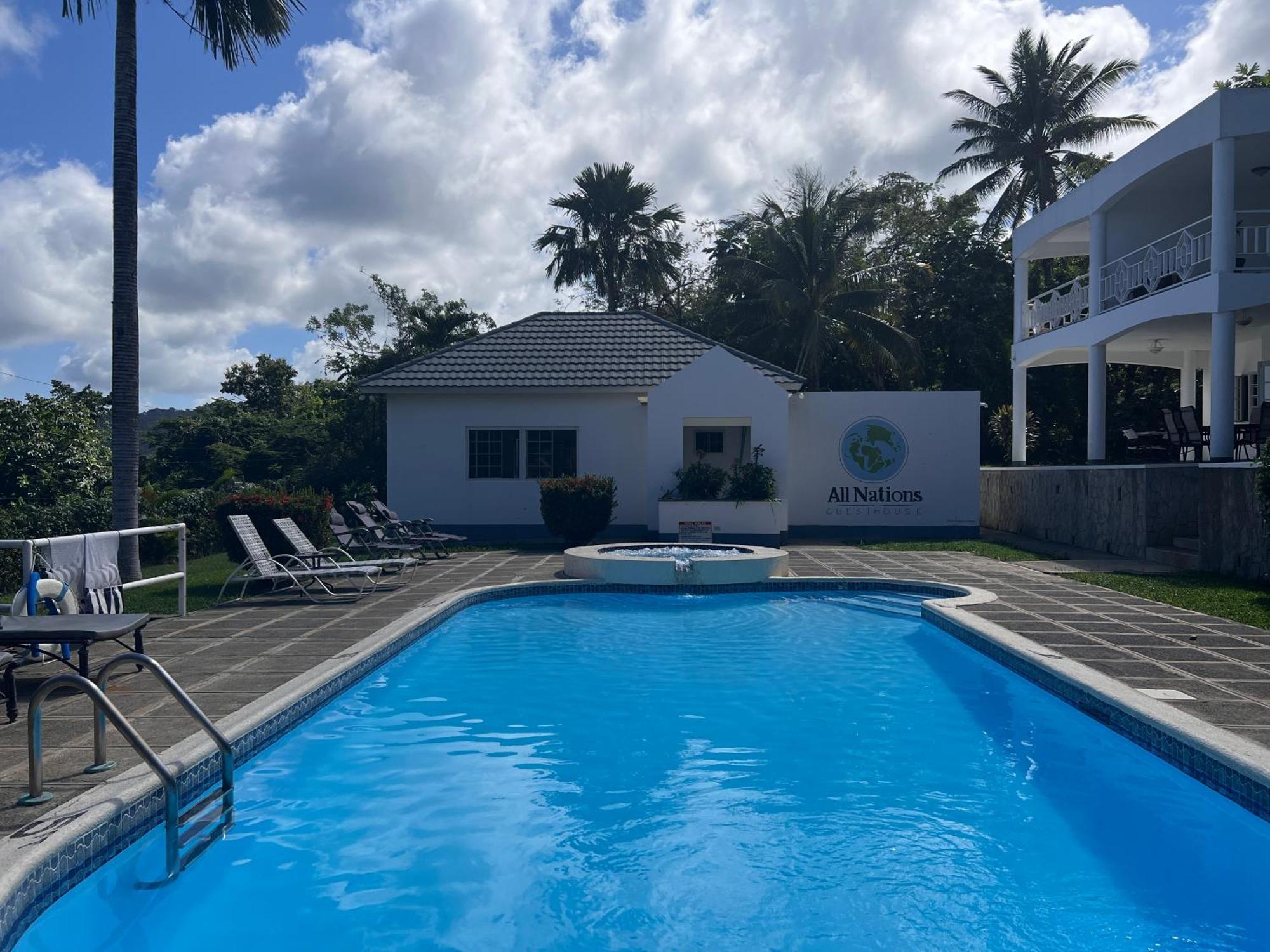 All Nations Guest House Порт Антонио Стая снимка