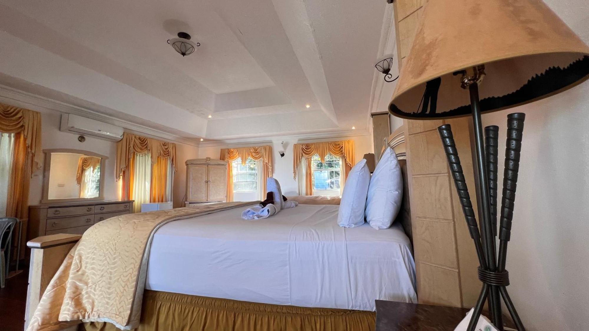 All Nations Guest House Порт Антонио Екстериор снимка