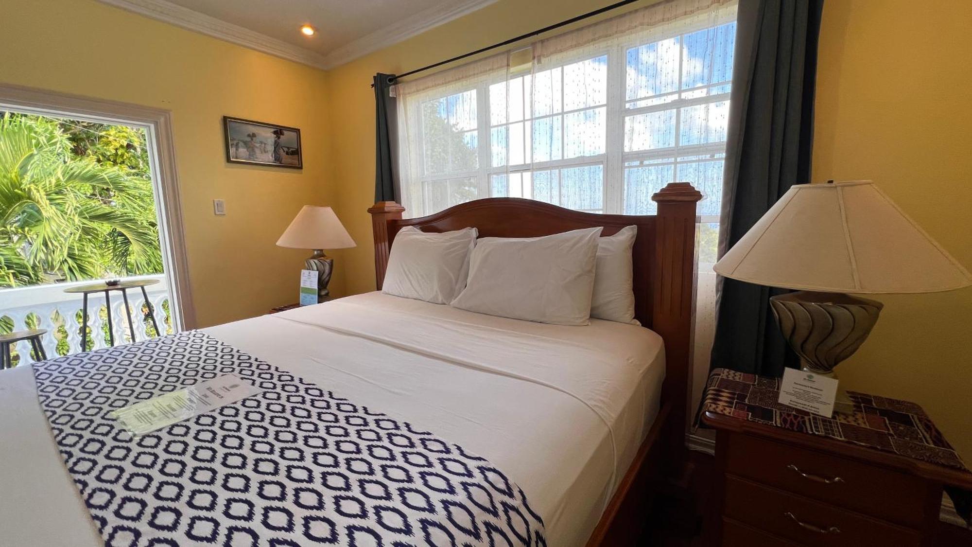 All Nations Guest House Порт Антонио Екстериор снимка