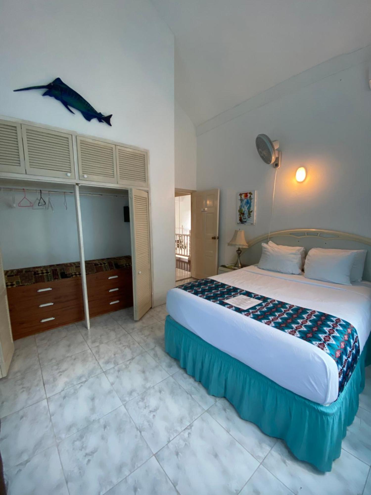 All Nations Guest House Порт Антонио Екстериор снимка