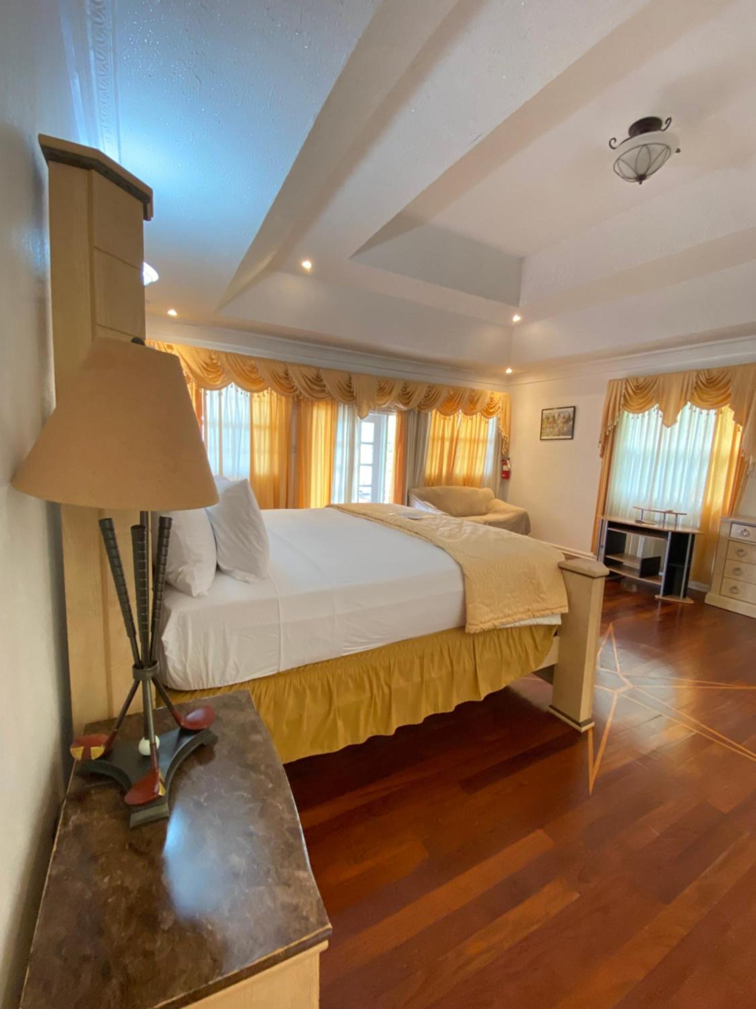 All Nations Guest House Порт Антонио Екстериор снимка