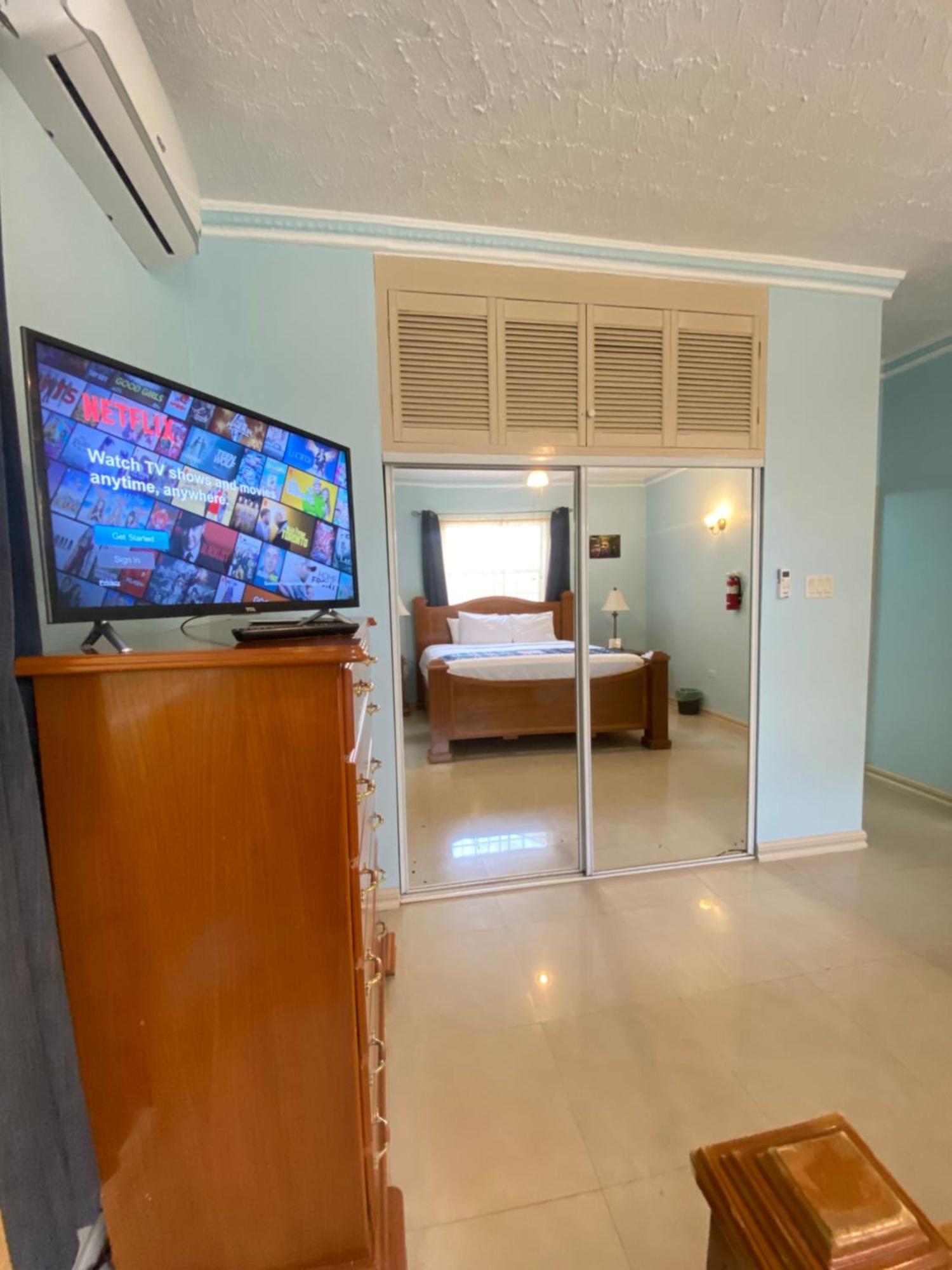 All Nations Guest House Порт Антонио Екстериор снимка