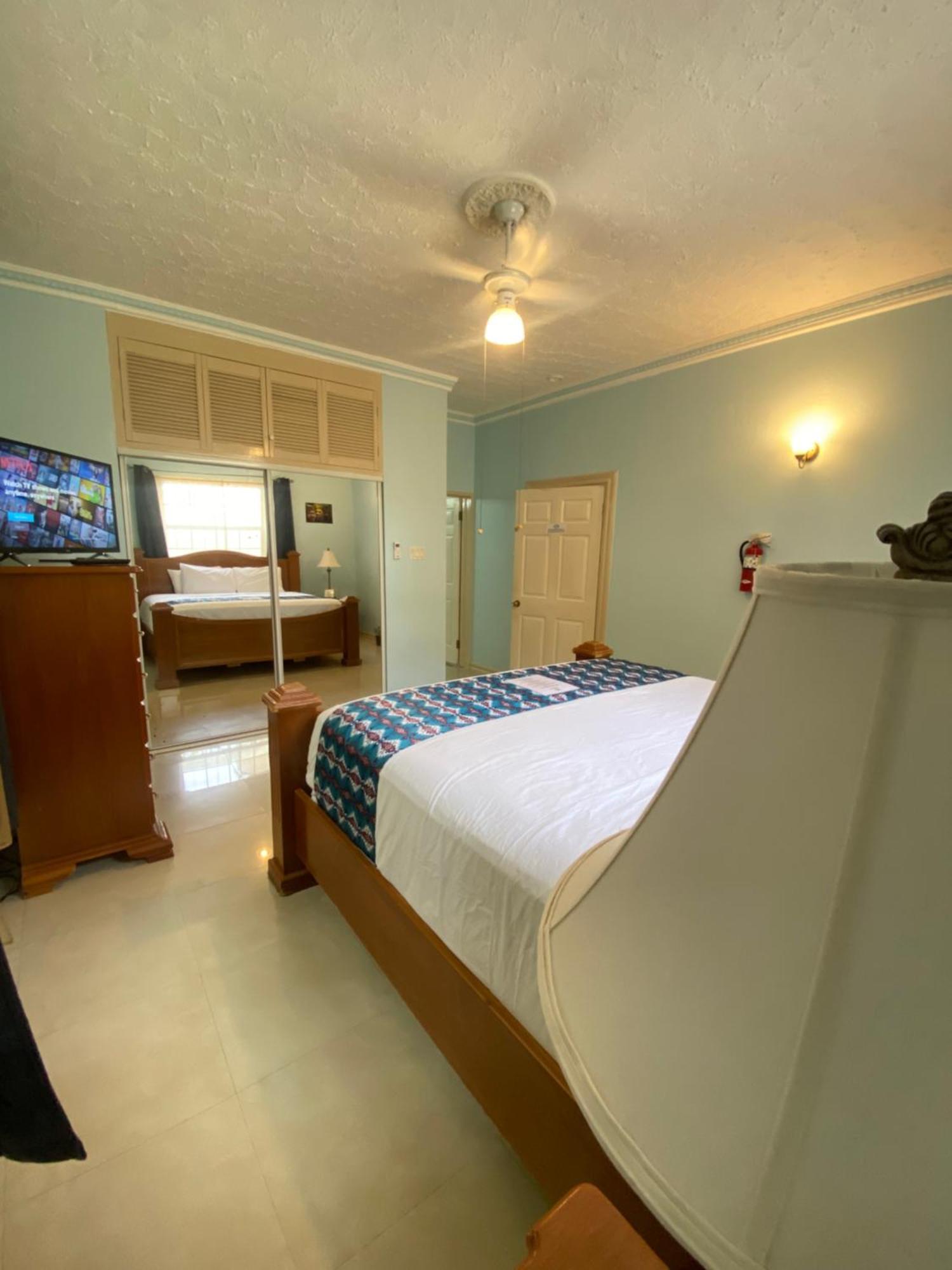 All Nations Guest House Порт Антонио Екстериор снимка