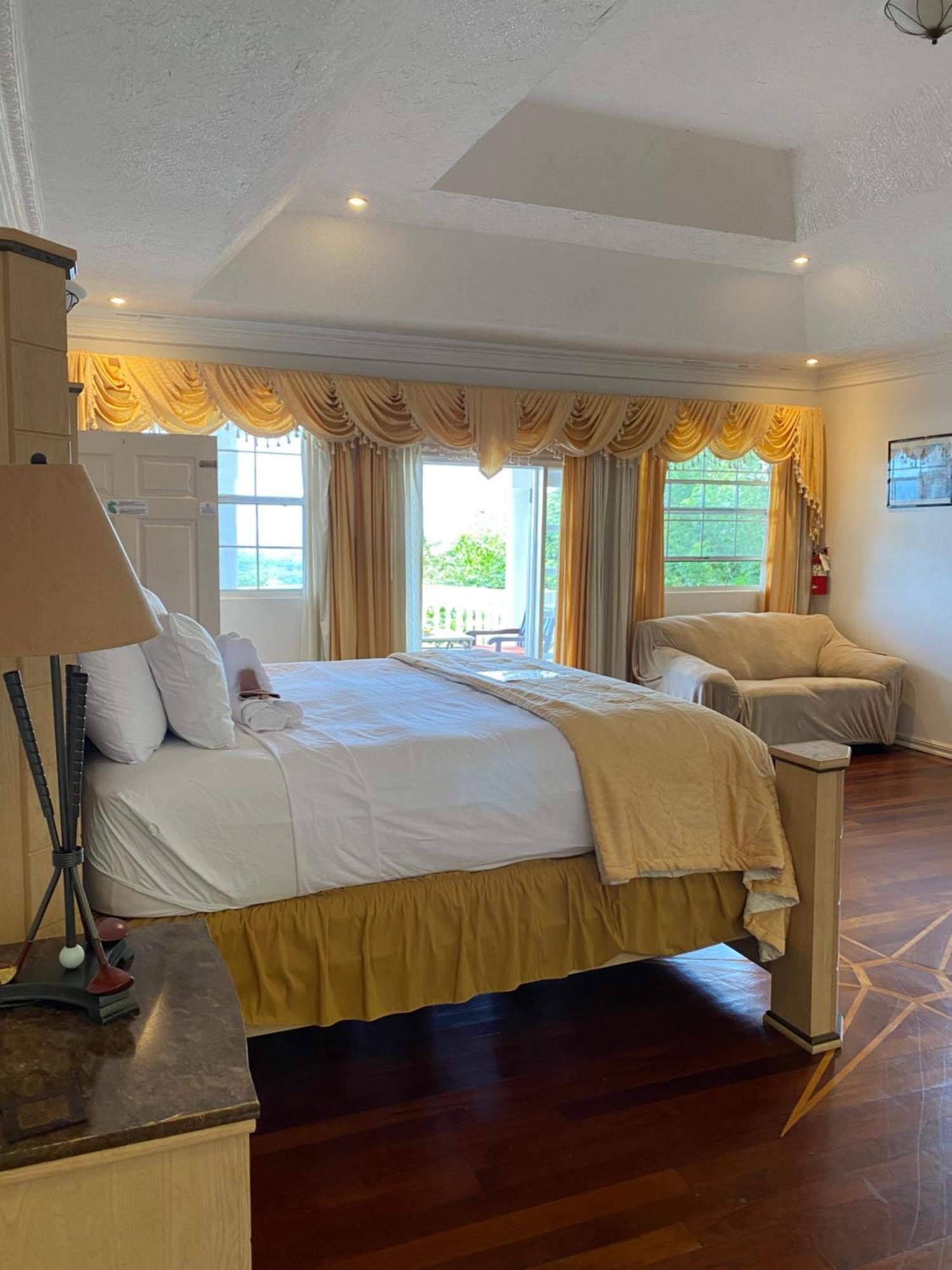 All Nations Guest House Порт Антонио Екстериор снимка