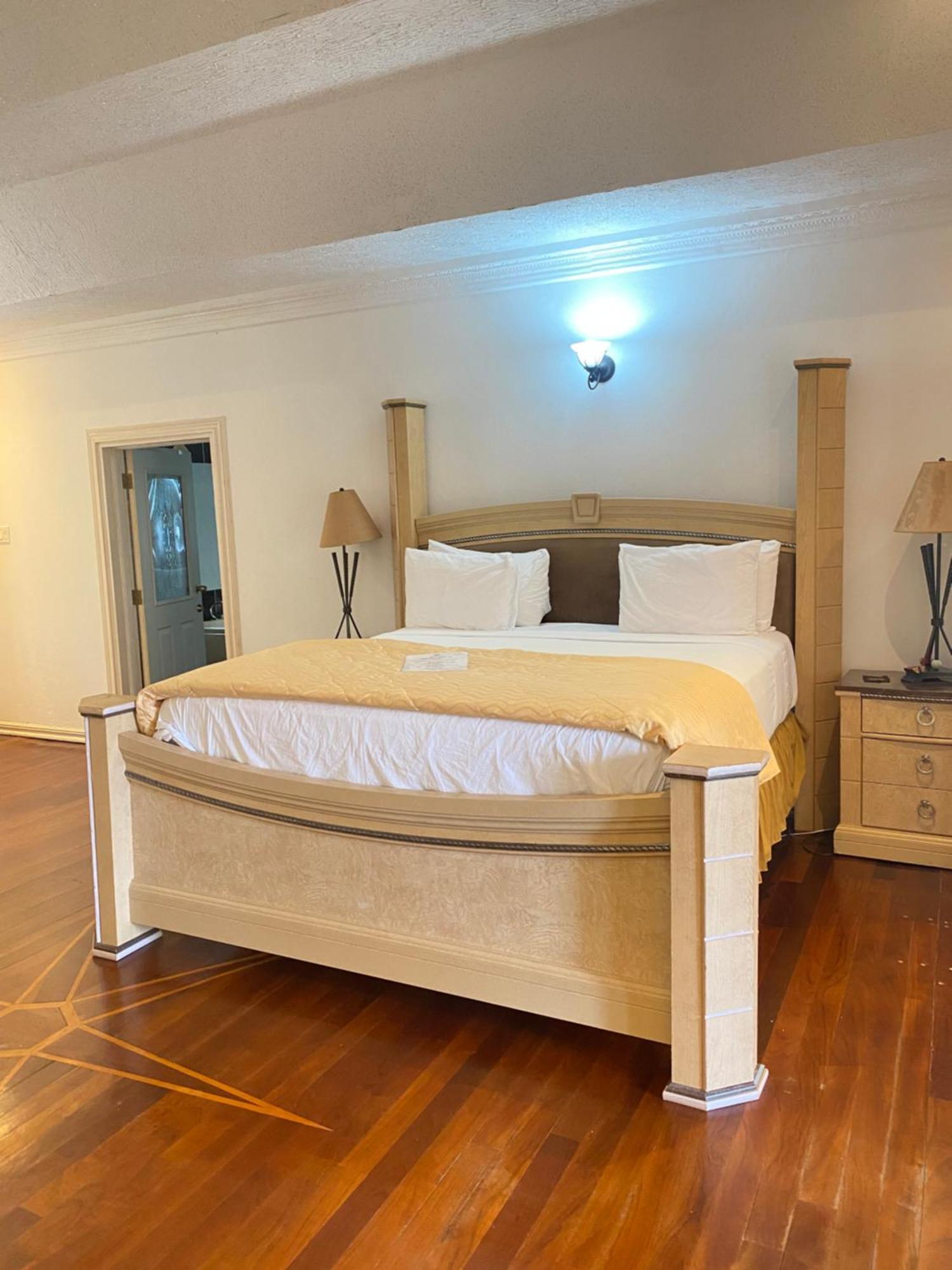 All Nations Guest House Порт Антонио Екстериор снимка
